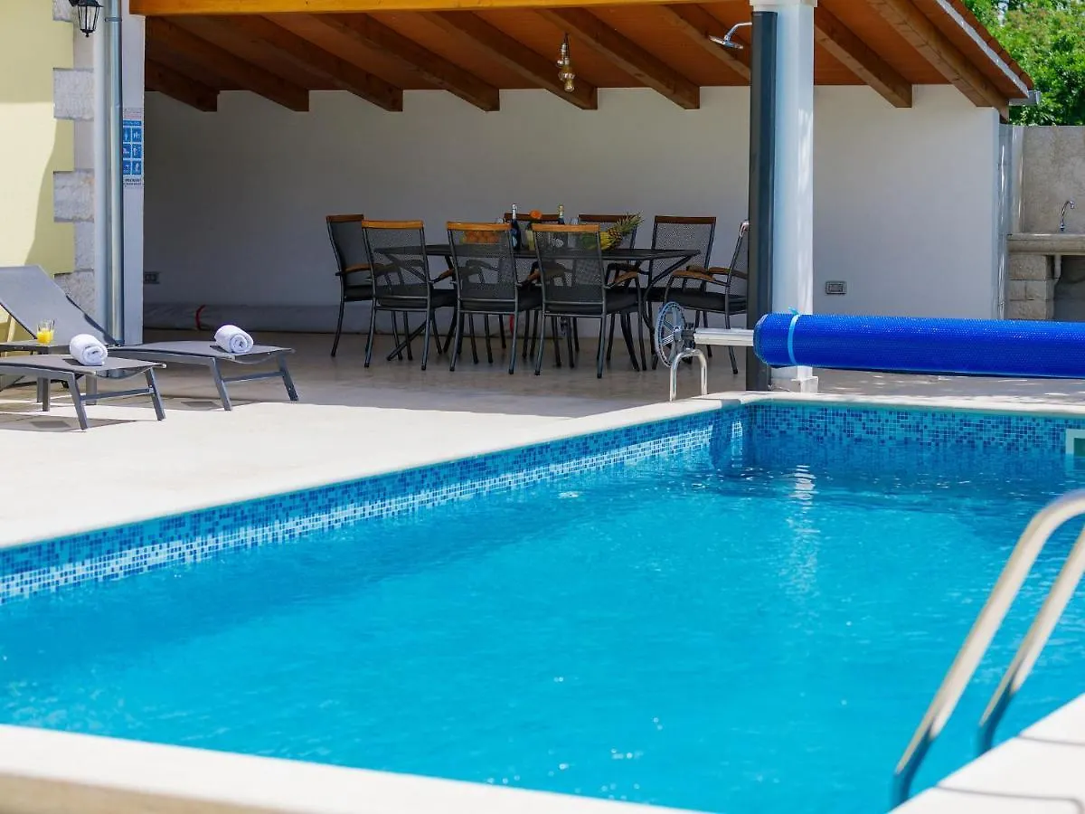 Holiday Home Villa Coriticum otium Kringa