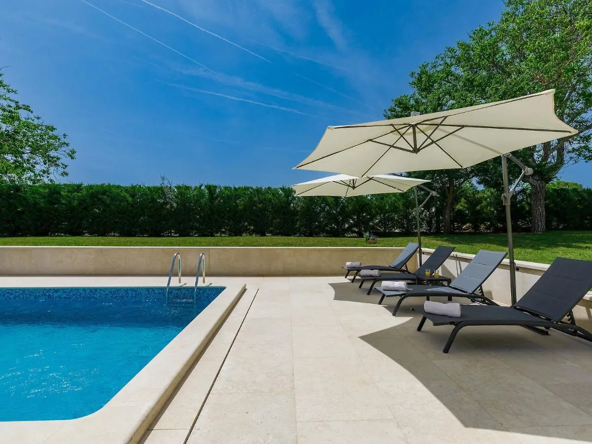 Kringa Holiday Home Villa Coriticum Otium By Interhome